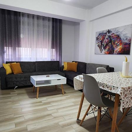 Old Town Boulevard Apartment In City Center Дуррес Екстер'єр фото